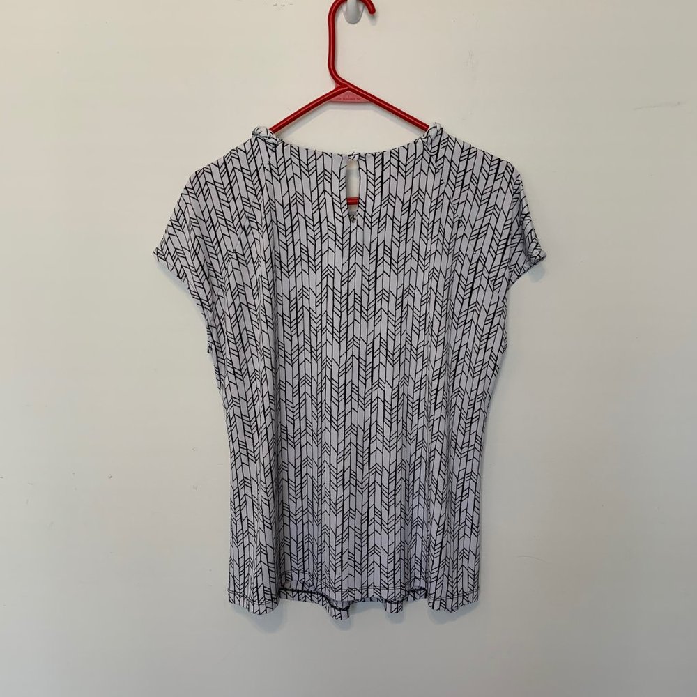 🐱4 for $10. WORTHINGTON BLACK & WHITE CAP SLEEVE POLYESTER TOP SIZE LARGE - Picture 7 of 8